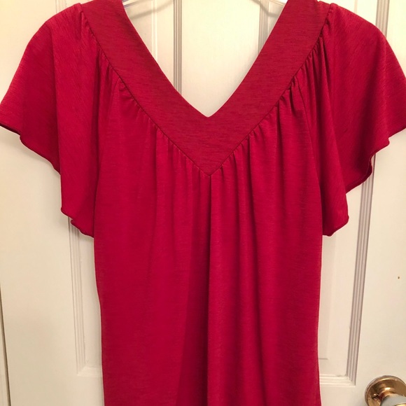 Paper Doll V-Cut Blouse - Picture 4 of 4